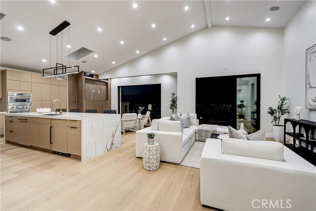 4609 Paseo De Las Tortugas, Torrance CA: https://media.crmls.org/medias/ec9c8b7f-67b8-4dd0-bd76-9d66697daa02.jpg