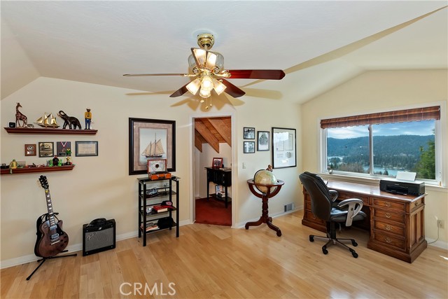 Detail Gallery Image 40 of 65 For 27720 St Bernard Ln, Lake Arrowhead,  CA 92352 - 4 Beds | 3 Baths