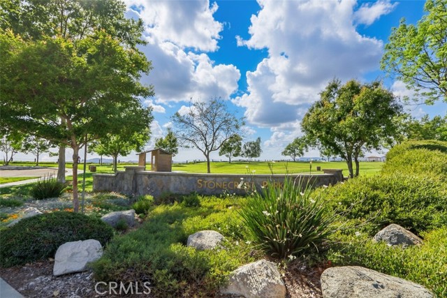 Detail Gallery Image 36 of 46 For 14218 Yellowstone Ln, Canyon Country,  CA 91387 - 6 Beds | 4 Baths