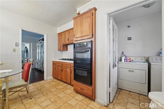 Detail Gallery Image 12 of 30 For 2031 W 94th St, Los Angeles,  CA 90047 - 2 Beds | 1 Baths