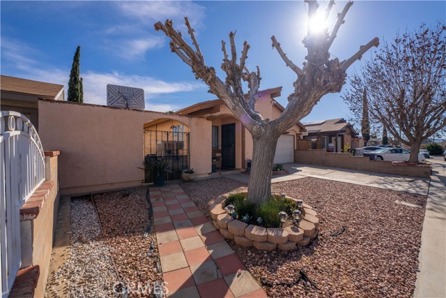 Detail Gallery Image 2 of 25 For 3116 E Ave Q14, Palmdale,  CA 93550 - 2 Beds | 2 Baths