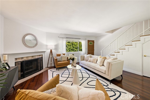 Detail Gallery Image 5 of 18 For 432 S Oak Knoll Ave #4,  Pasadena,  CA 91101 - 2 Beds | 2/1 Baths