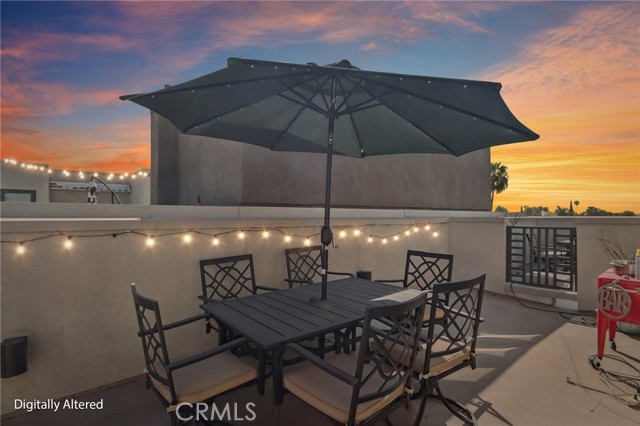 Detail Gallery Image 31 of 37 For 13225 Victory Bld, Valley Glen,  CA 91401 - 3 Beds | 3/1 Baths