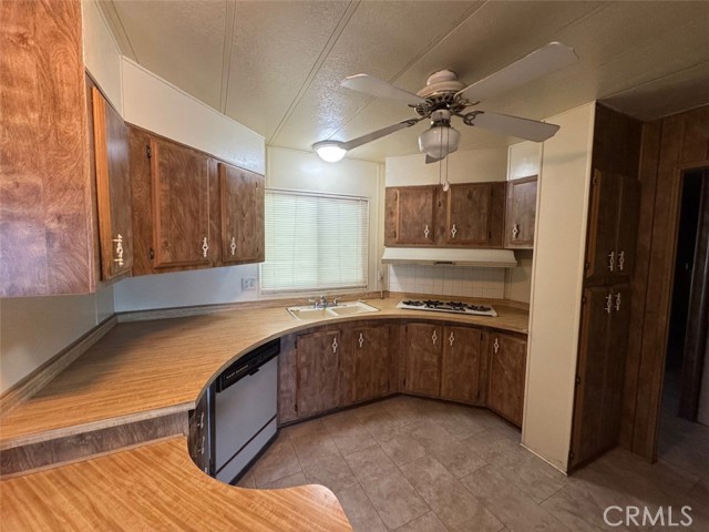 15181 Van Buren Boulevard, Riverside CA: https://media.crmls.org/medias/ec9eb785-449f-4483-b715-7ae0cd13562f.jpg