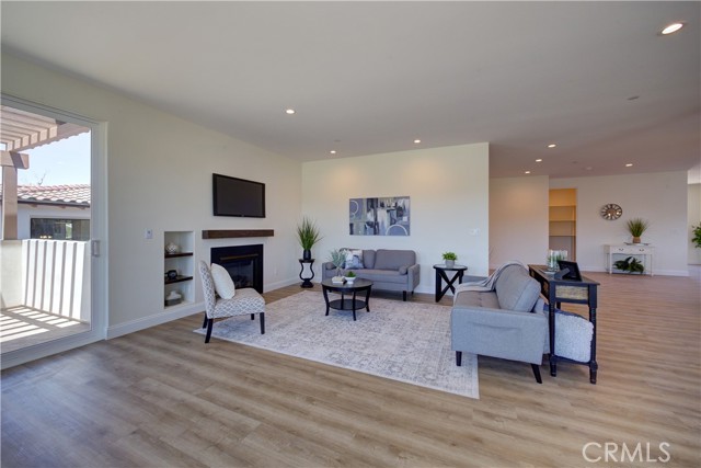 Detail Gallery Image 8 of 37 For 1607 Tuscan Way, Santa Maria,  CA 93455 - 4 Beds | 3/1 Baths