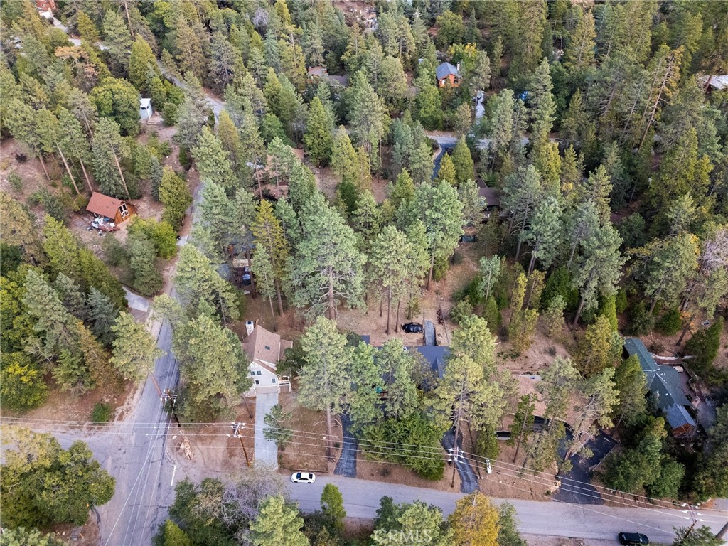 https://media.crmls.org/medias/ec9fae26-be4d-427d-bd7e-4d9b76842ced.jpg?preset=X-Large