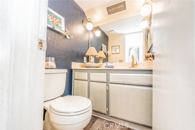Detail Gallery Image 14 of 26 For 15690 Shadow Mountain Ln, Lake Elsinore,  CA 92530 - 3 Beds | 2 Baths