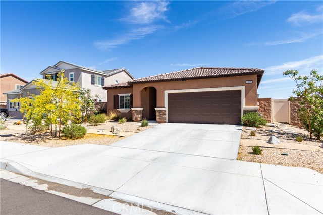 Detail Gallery Image 4 of 43 For 11856 Calenda Ct, Victorville,  CA 92392 - 4 Beds | 3 Baths