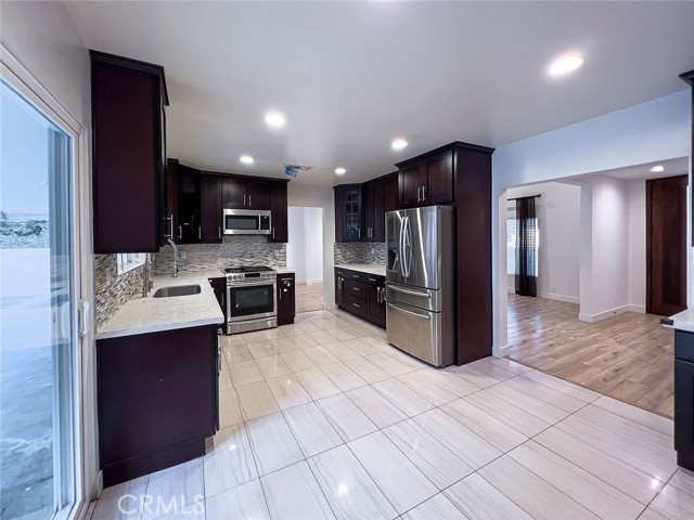 12585 Byron Avenue, Granada Hills CA: https://media.crmls.org/medias/eca0639d-1f91-4e3a-82b9-065142e5fe0f.jpg