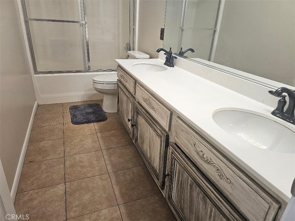 https://media.crmls.org/medias/eca1ef79-ff0a-4b50-a189-5db4a12465d5.jpg?preset=X-Large