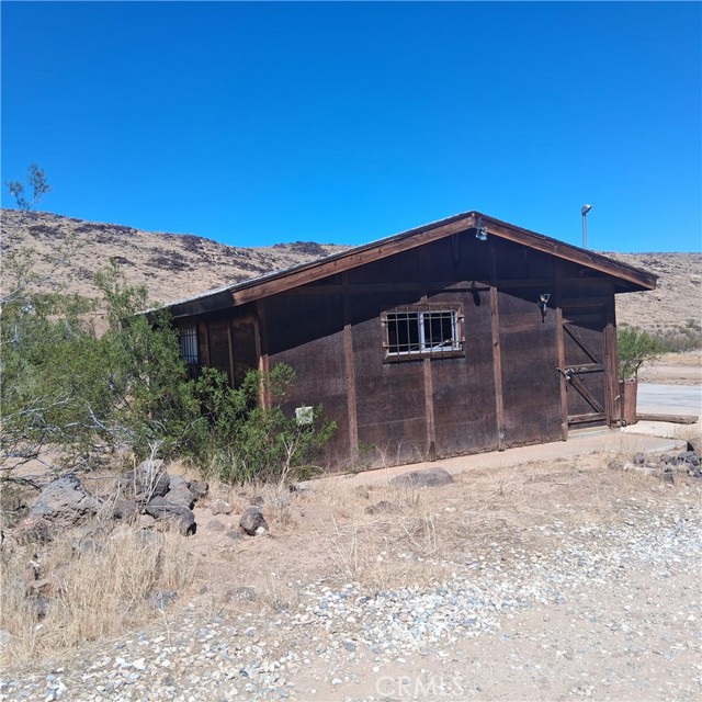 56524 Sunset Drive, Yucca Valley CA: https://media.crmls.org/medias/eca2599b-ba61-4ccf-9871-6c0f9275b12a.jpg
