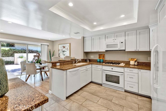 Detail Gallery Image 10 of 32 For 8466 Idlewild, Huntington Beach,  CA 92646 - 3 Beds | 2 Baths