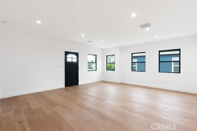 8334 Winsford Avenue, Los Angeles CA: https://media.crmls.org/medias/eca3938e-088c-4504-beec-235aae4365a5.jpg
