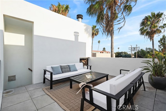 1121 Abbot Kinney Boulevard, Venice CA: https://media.crmls.org/medias/eca3ad12-caf3-4944-82da-7b63be63a768.jpg
