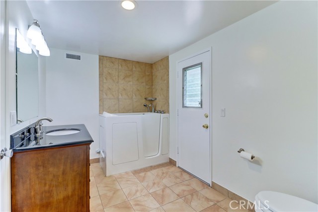 Detail Gallery Image 36 of 71 For 16591 Busby Ln, Huntington Beach,  CA 92647 - 5 Beds | 2 Baths