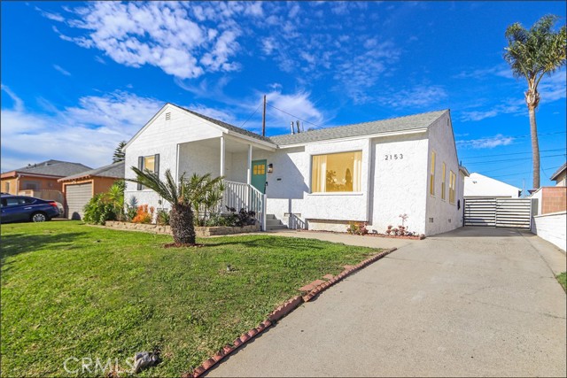 Detail Gallery Image 4 of 41 For 2153 W 111th, Los Angeles,  CA 90047 - 4 Beds | 2 Baths