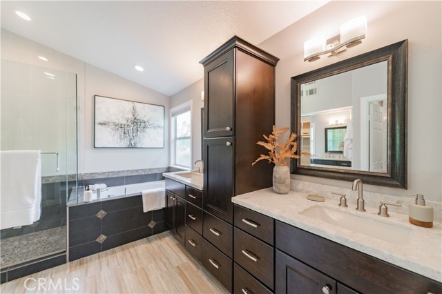 56 Egret Lane, Aliso Viejo CA: https://media.crmls.org/medias/eca47b14-fc32-4478-8dc6-cd55dfa40150.jpg