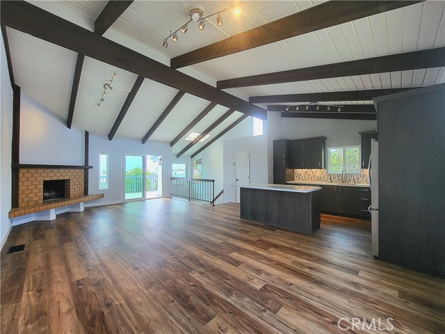 161 Monterey, Hermosa Beach CA: https://media.crmls.org/medias/eca4902a-b84c-44f5-864f-ab265eb3e010.jpg