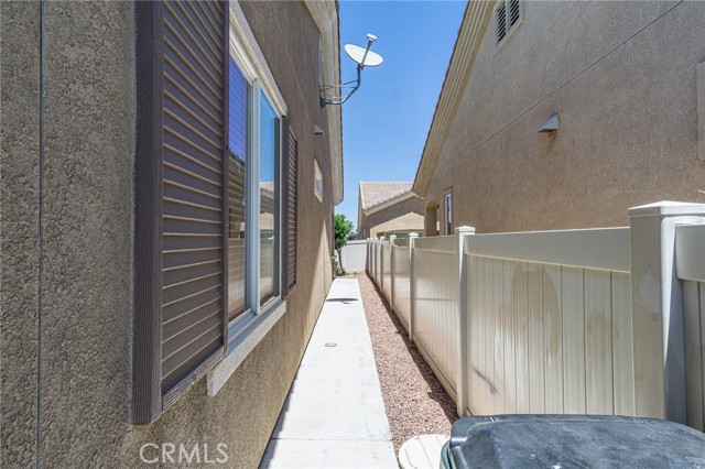 19478 Big Horn Street, Apple Valley CA: https://media.crmls.org/medias/eca4de17-9078-42c5-9cc5-5d204b2c604f.jpg
