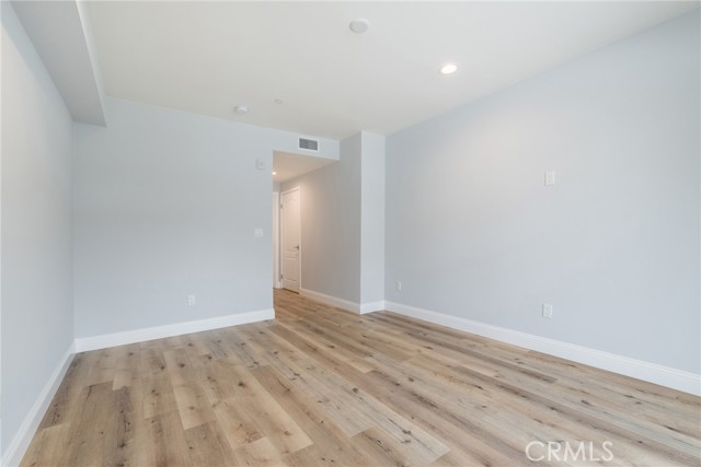 Detail Gallery Image 27 of 37 For 2340 Montrose Ave #203,  Montrose,  CA 91020 - 3 Beds | 2 Baths