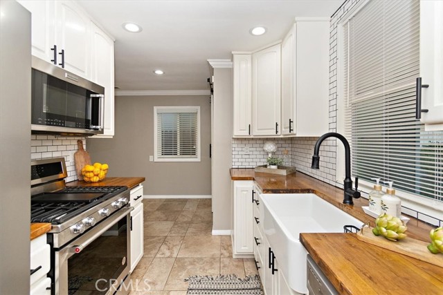 Detail Gallery Image 4 of 26 For 823 Oakwood Ave, Glendora,  CA 91741 - 3 Beds | 2 Baths