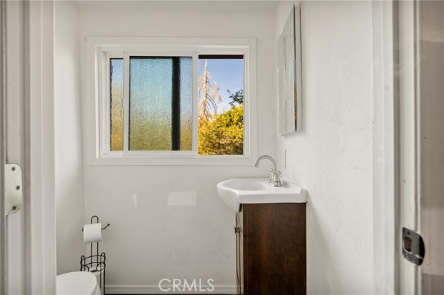 Detail Gallery Image 12 of 25 For 25857 Sunset Loop, Twin Peaks,  CA 92391 - 2 Beds | 1/1 Baths