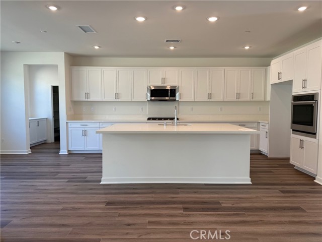 4811 Swallowtail Lane, Fontana, California 92336, 5 Bedrooms Bedrooms, ,4 BathroomsBathrooms,Residential,For Sale,4811 Swallowtail Lane,CRCV24155203