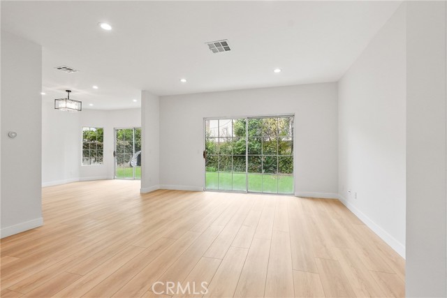 Detail Gallery Image 6 of 34 For 5165 Etiwanda Ave, Tarzana,  CA 91356 - 4 Beds | 5 Baths