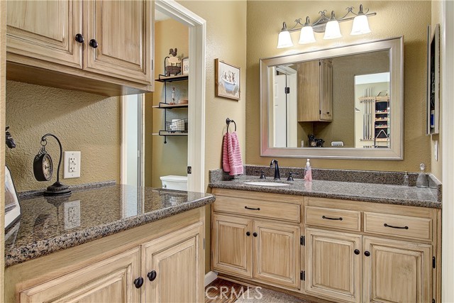 18687 Chickory Drive, Riverside CA: https://media.crmls.org/medias/eca74173-fcb9-4403-8311-e240616d2496.jpg