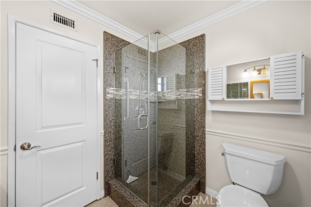 Detail Gallery Image 26 of 41 For 2102 N Eastwood Ave, Santa Ana,  CA 92705 - 3 Beds | 2 Baths