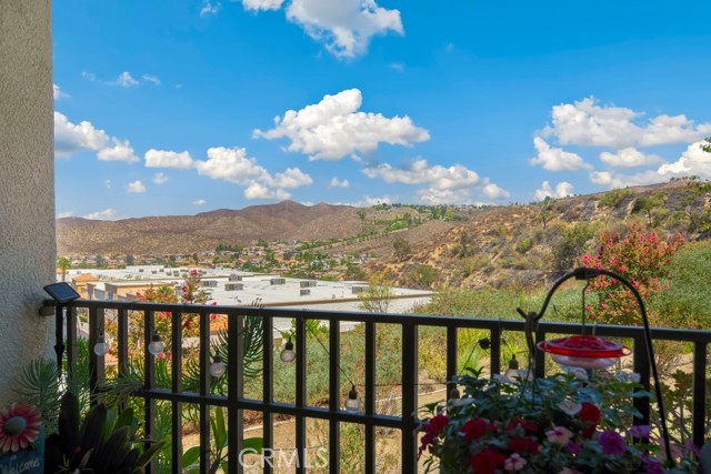 Detail Gallery Image 3 of 19 For 15333 Oak Tree Dr #110,  Lake Elsinore,  CA 92532 - 2 Beds | 2 Baths