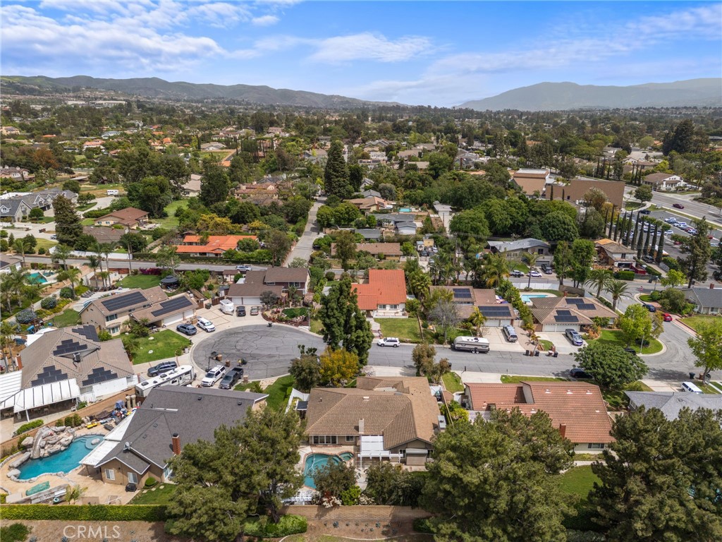 https://media.crmls.org/medias/eca88c98-dd93-480c-b6aa-5813d3b0746f.jpg?preset=X-Large
