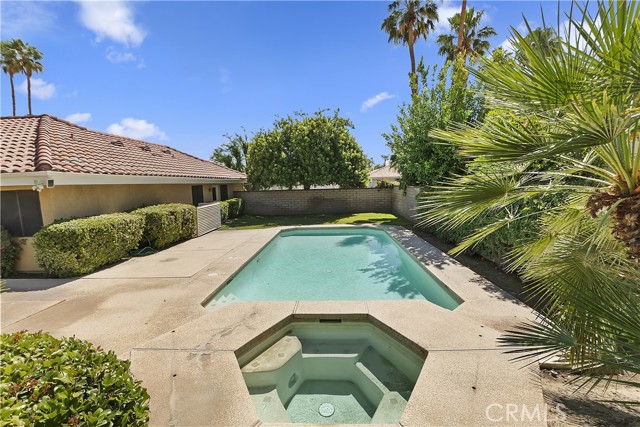 45355 Mesa, Indian Wells CA: https://media.crmls.org/medias/eca9c3c3-990c-4b0a-b560-ae9ebfabad1e.jpg