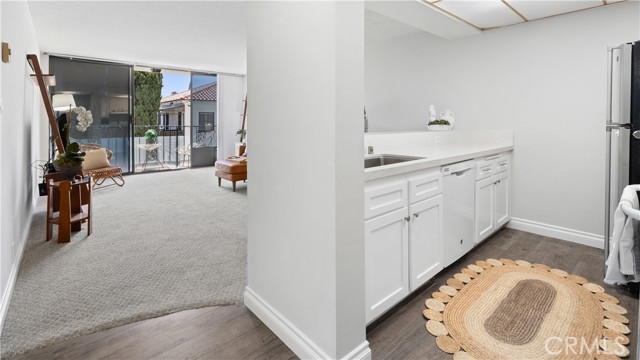 2601 E Ocean Boulevard, Long Beach CA: https://media.crmls.org/medias/ecaa2ee0-3d08-42d6-85a5-d1f3acb85c0b.jpg