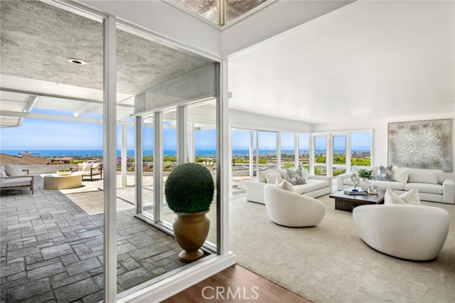Detail Gallery Image 9 of 44 For 2701 Windover Dr, Corona Del Mar,  CA 92625 - 4 Beds | 2/1 Baths