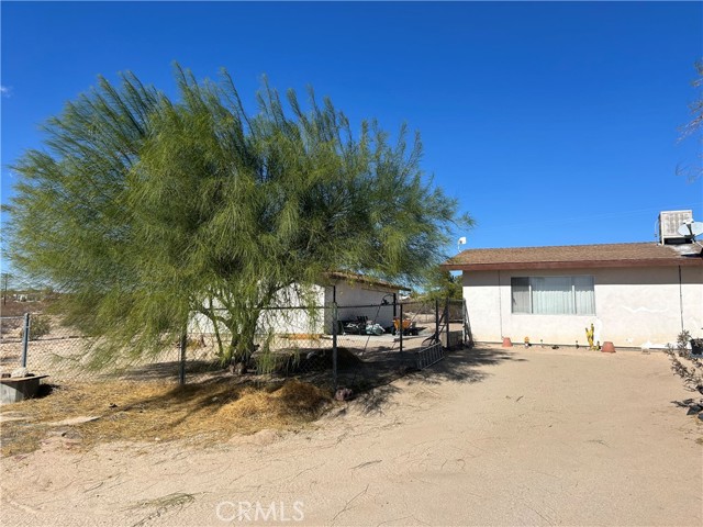 Detail Gallery Image 2 of 26 For 63737 Gibson Rd, Joshua Tree,  CA 92252 - 1 Beds | 1 Baths