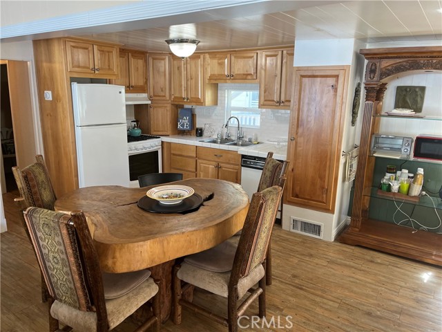 Detail Gallery Image 7 of 21 For 27500 Highway 189 #81,  Lake Arrowhead,  CA 92352 - 3 Beds | 2 Baths