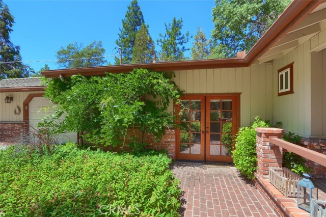 5621 Ponderosa Court, Mariposa CA: https://media.crmls.org/medias/ecac0d03-00c4-4590-8fa0-d206df5649ab.jpg