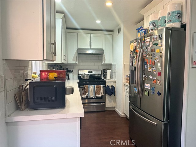 9831 Sepulveda Boulevard, 26