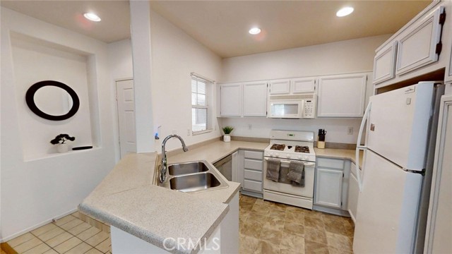 Detail Gallery Image 6 of 29 For 26426 Arboretum #806,  Murrieta,  CA 92563 - 1 Beds | 1 Baths