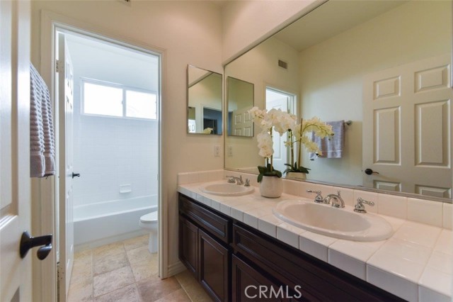 Detail Gallery Image 23 of 26 For 20 Larchwood, Irvine,  CA 92602 - 4 Beds | 3/1 Baths