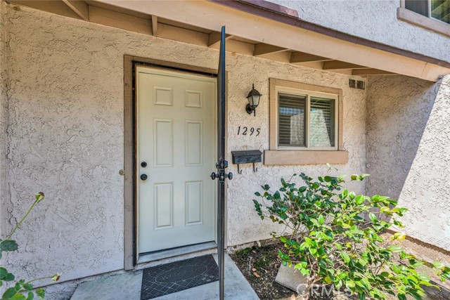 Detail Gallery Image 3 of 34 For 1295 N Kraemer Bld #23,  Placentia,  CA 92870 - 2 Beds | 1 Baths