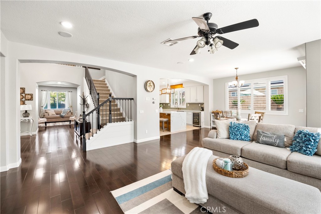 https://media.crmls.org/medias/ecaeca30-2cdb-4b01-b0d9-a1b65dd18968.jpg?preset=X-Large