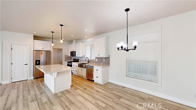 Detail Gallery Image 4 of 25 For 19350 Ward St #57,  Huntington Beach,  CA 92646 - 3 Beds | 2 Baths