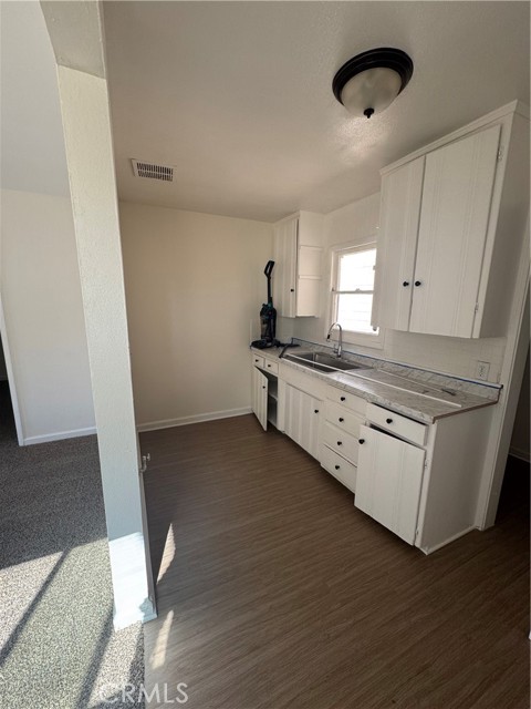 410 N San Jacinto Street, Hemet CA: https://media.crmls.org/medias/ecafaf43-6ee0-4fc7-b1db-bd6d8930b6b6.jpg