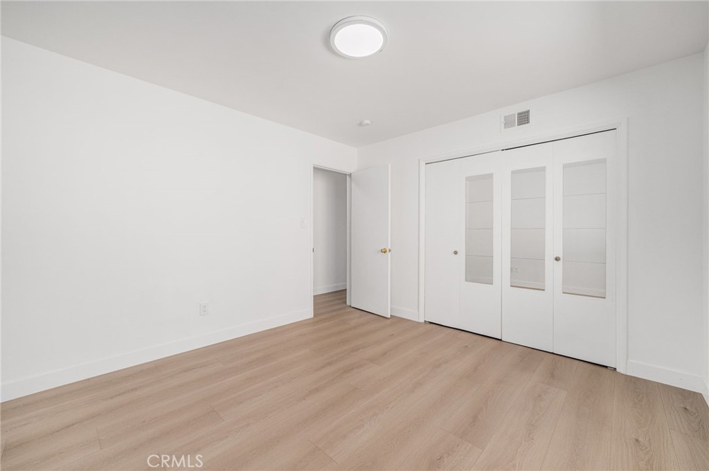 https://media.crmls.org/medias/ecafc137-e237-40c4-a0f1-10ad3eb76ec9.jpg?preset=X-Large