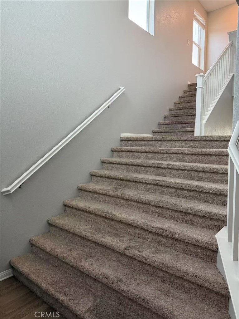 https://media.crmls.org/medias/ecb1b920-98a9-4805-af8f-8bfd9dc14c2e.jpg?preset=X-Large