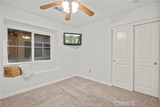 Detail Gallery Image 13 of 30 For 19568 Laroda Ln, Saugus,  CA 91350 - 3 Beds | 3 Baths