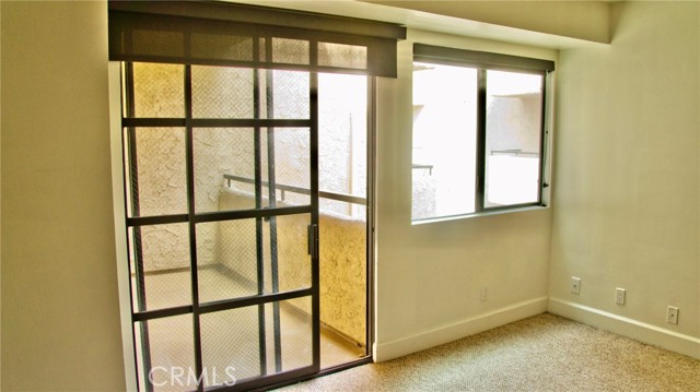 Detail Gallery Image 6 of 16 For 10982 Roebling Ave #464,  Los Angeles,  CA 90024 - 2 Beds | 2 Baths