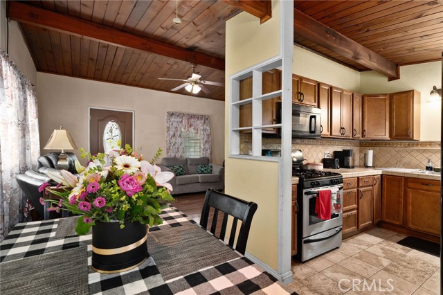 2365 Lovejoy Street, Pomona CA: https://media.crmls.org/medias/ecb27f1f-5fb2-47dd-a930-7a7544ced56e.jpg
